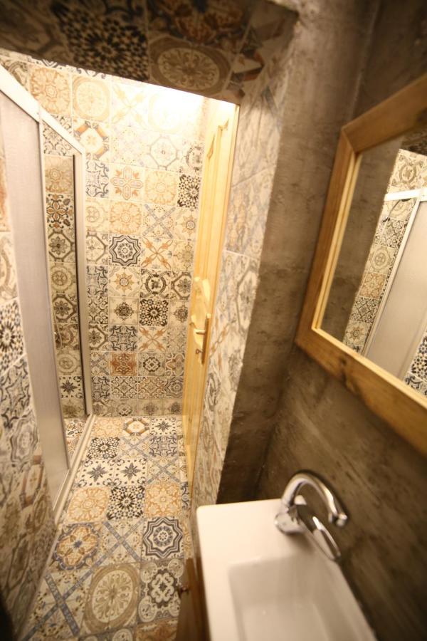 Little Ganj Suites Истанбул Екстериор снимка