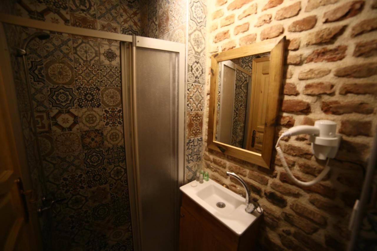 Little Ganj Suites Истанбул Екстериор снимка
